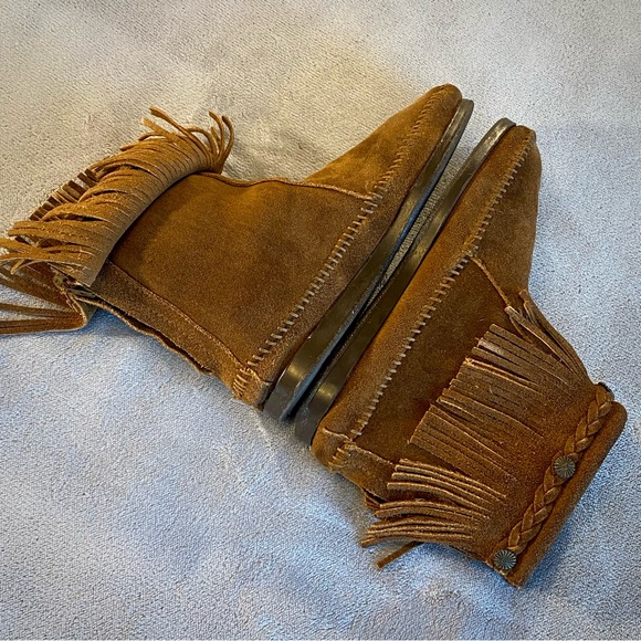 Minnetonka fringe boots - Picture 8 of 11